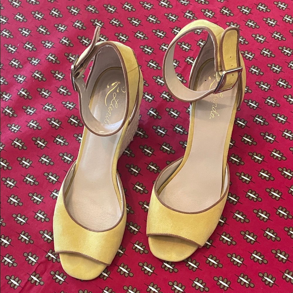 Chic Yellow Open-Toe Heels